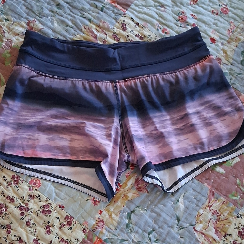 lululemon athletica beachscape multi cadet blue stretch Groovy run shorts